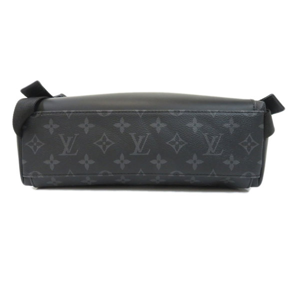 Louis Vuitton Messenger Voyage PM Monogram Eclipse Shoulder Bag - Picture 4 of 9